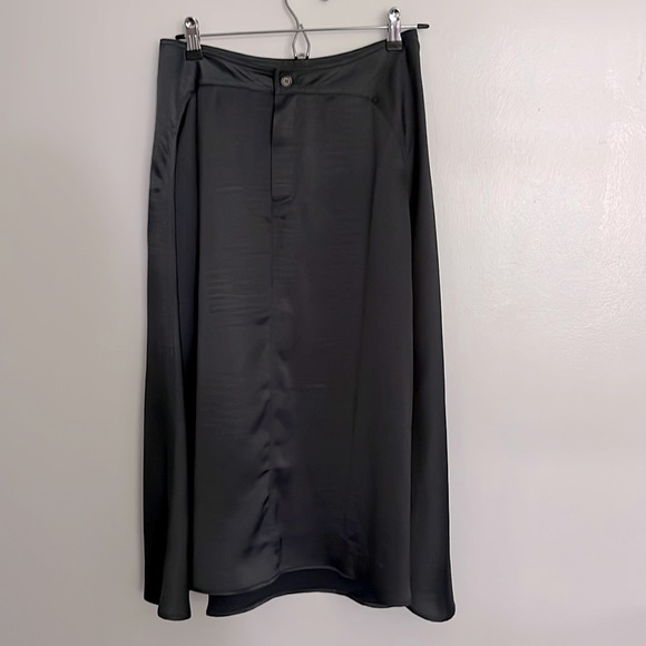 Lou & Grey Green Satin A-Line Midi Skirt - Picture 2 of 8